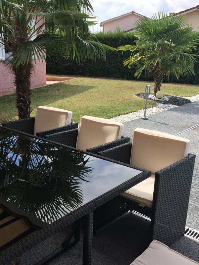 Chambres D'Hotes Chez Florence Montmerle-sur-Saone Esterno foto